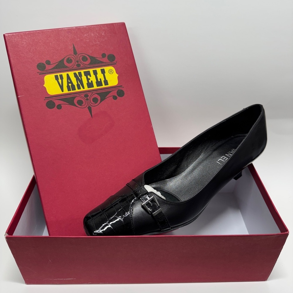 Women's Black Low Heel Pumps with Croc-Texture Toe and Buckle Size 7.5M